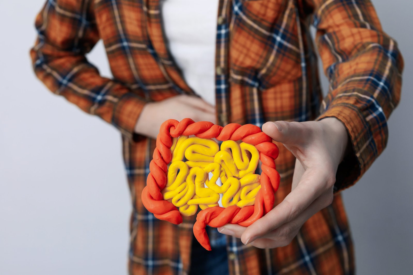 Μικροβίωμα Παχέος Εντέρου: Πώς Συνδέεται με Παθήσεις και Φλεγμονές του Εντέρου