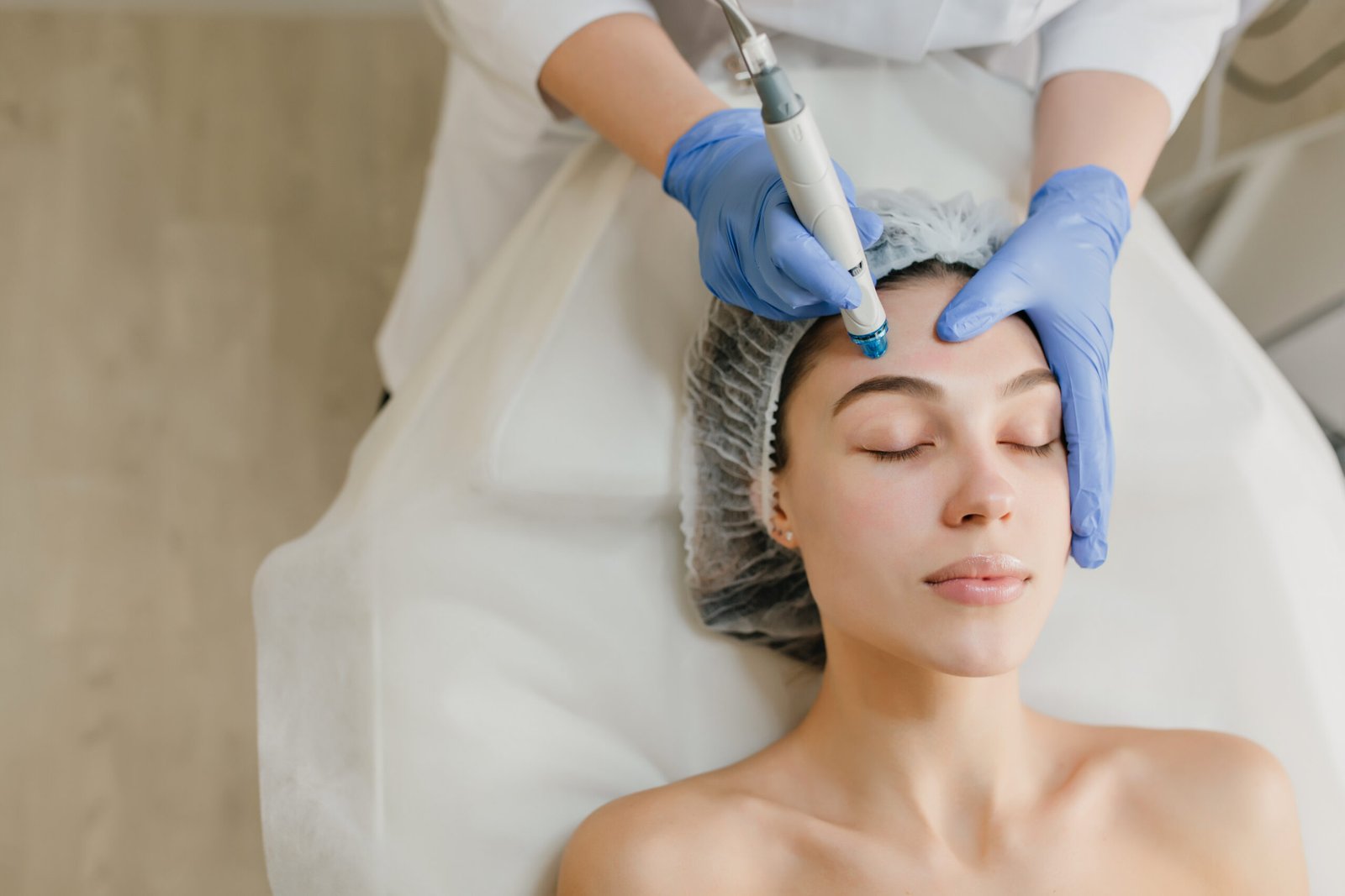 Hydrafacial: Η σύγχρονη προσέγγιση στον βαθύ καθαρισμό προσώπου