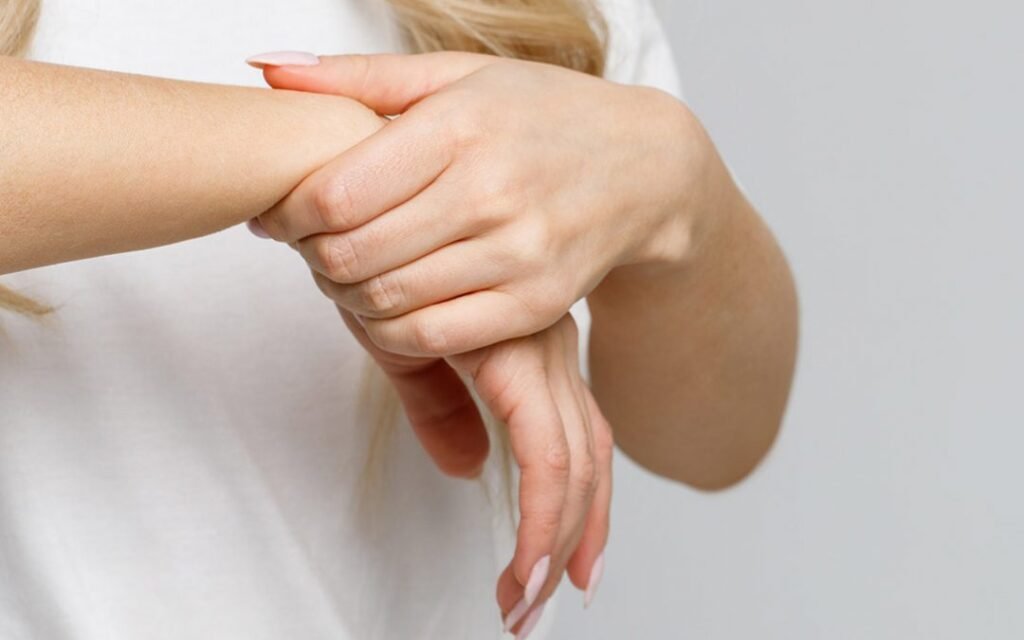 Σύνδρομο καρπιαίου σωλήνα: συμπτώματα, αιτίες και θεραπεία